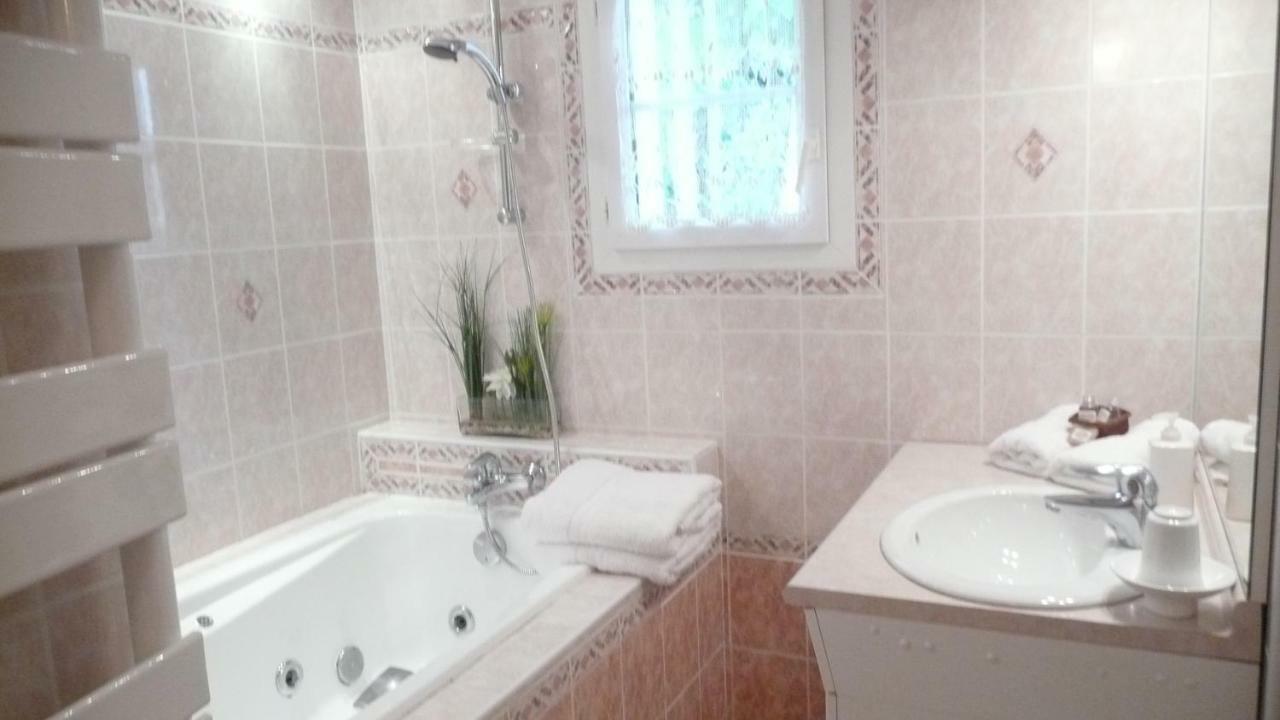 Les Chambres Des Taillades Les Taillades Екстер'єр фото